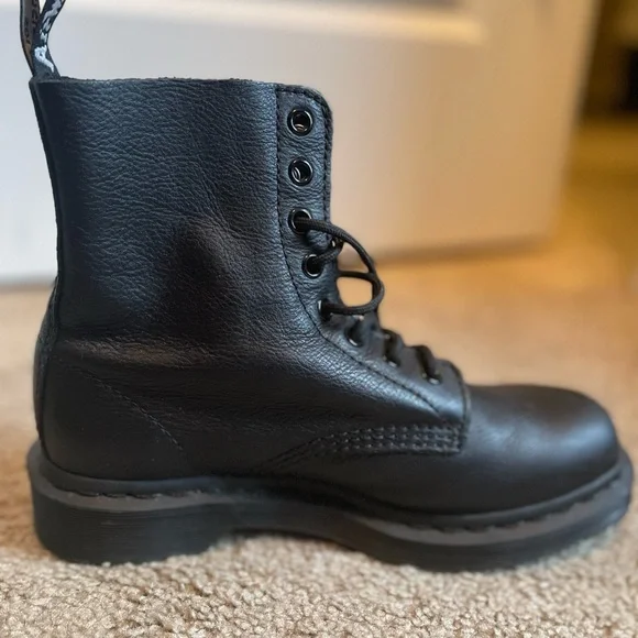 Dr. Martens Black Pascal Mono Boots women size 7 - Picture 4 of 10
